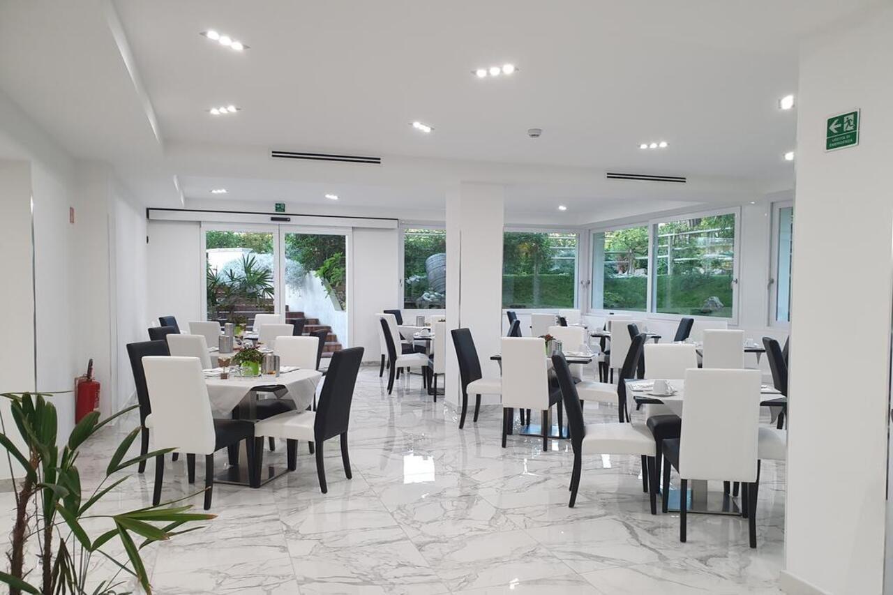 Hotel Villa Chiara テッラチーナ エクステリア 写真