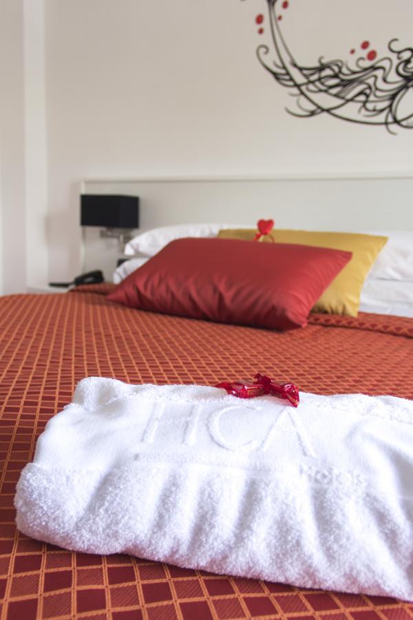 Hotel Villa Chiara テッラチーナ エクステリア 写真