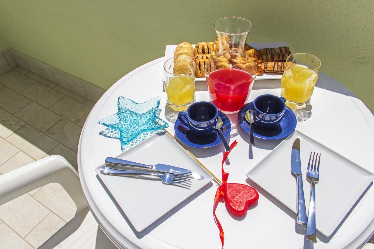 Hotel Villa Chiara テッラチーナ エクステリア 写真